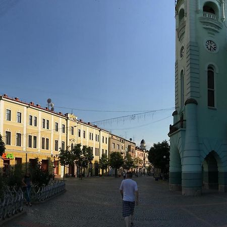 Panoramic View Top Floor Apartment In The City Center Mukácheve Exterior foto