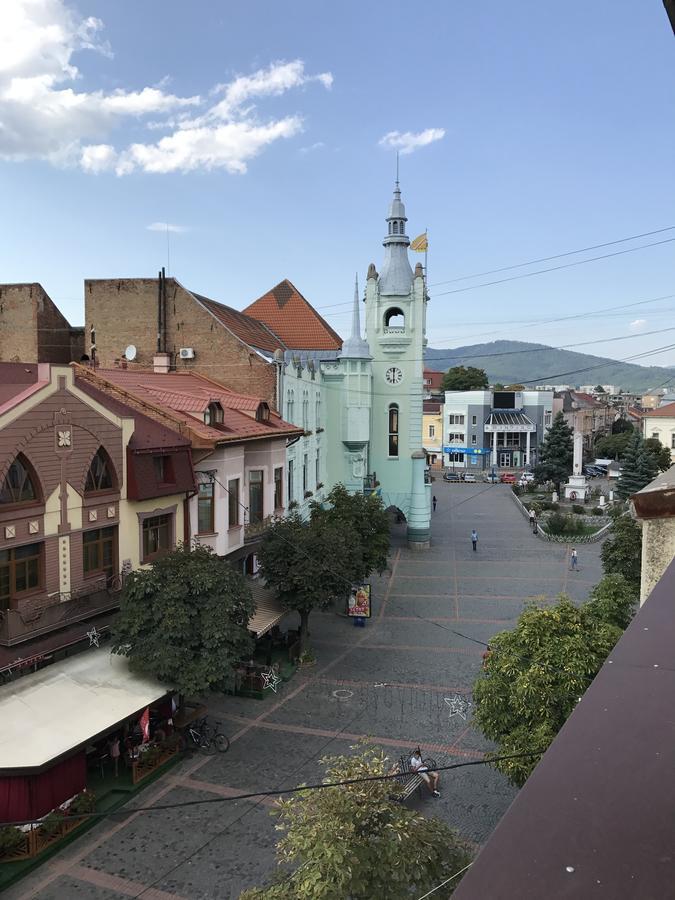 Panoramic View Top Floor Apartment In The City Center Mukácheve Exterior foto