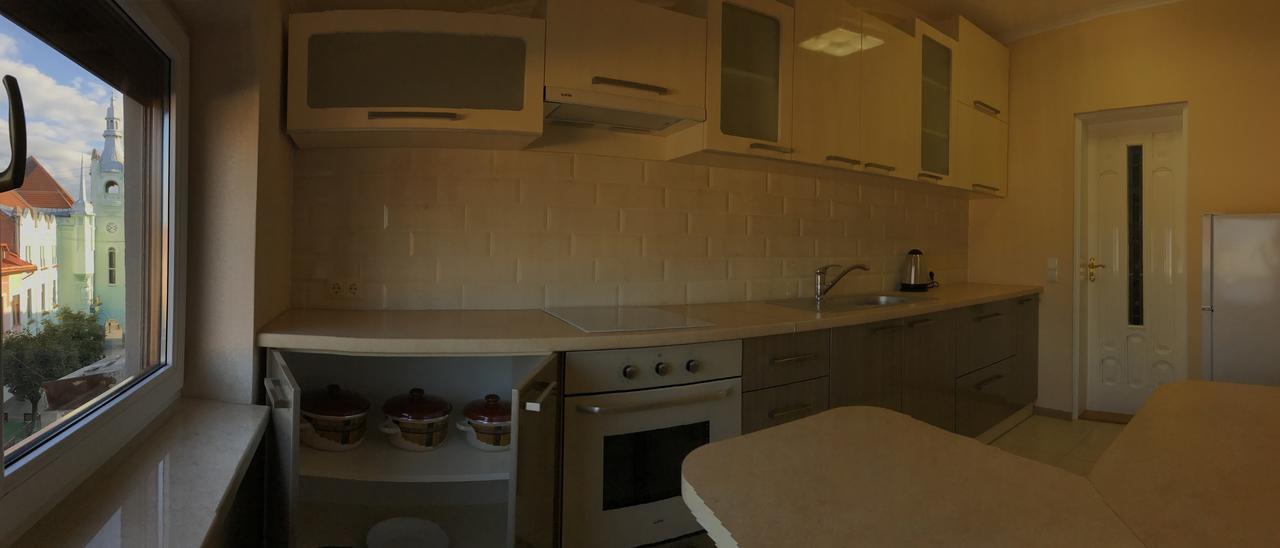 Panoramic View Top Floor Apartment In The City Center Mukácheve Exterior foto
