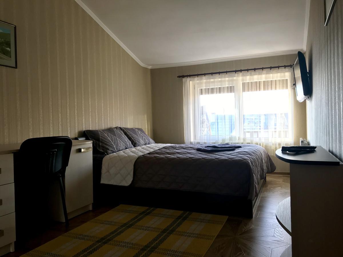 Panoramic View Top Floor Apartment In The City Center Mukácheve Exterior foto